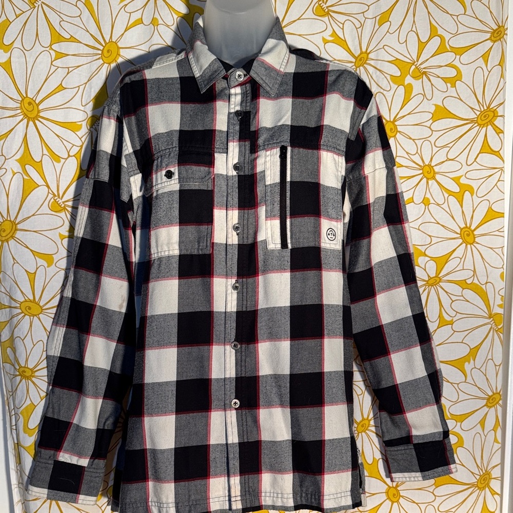 Wrangler Black and White Plaid Casual Button Down Shirt